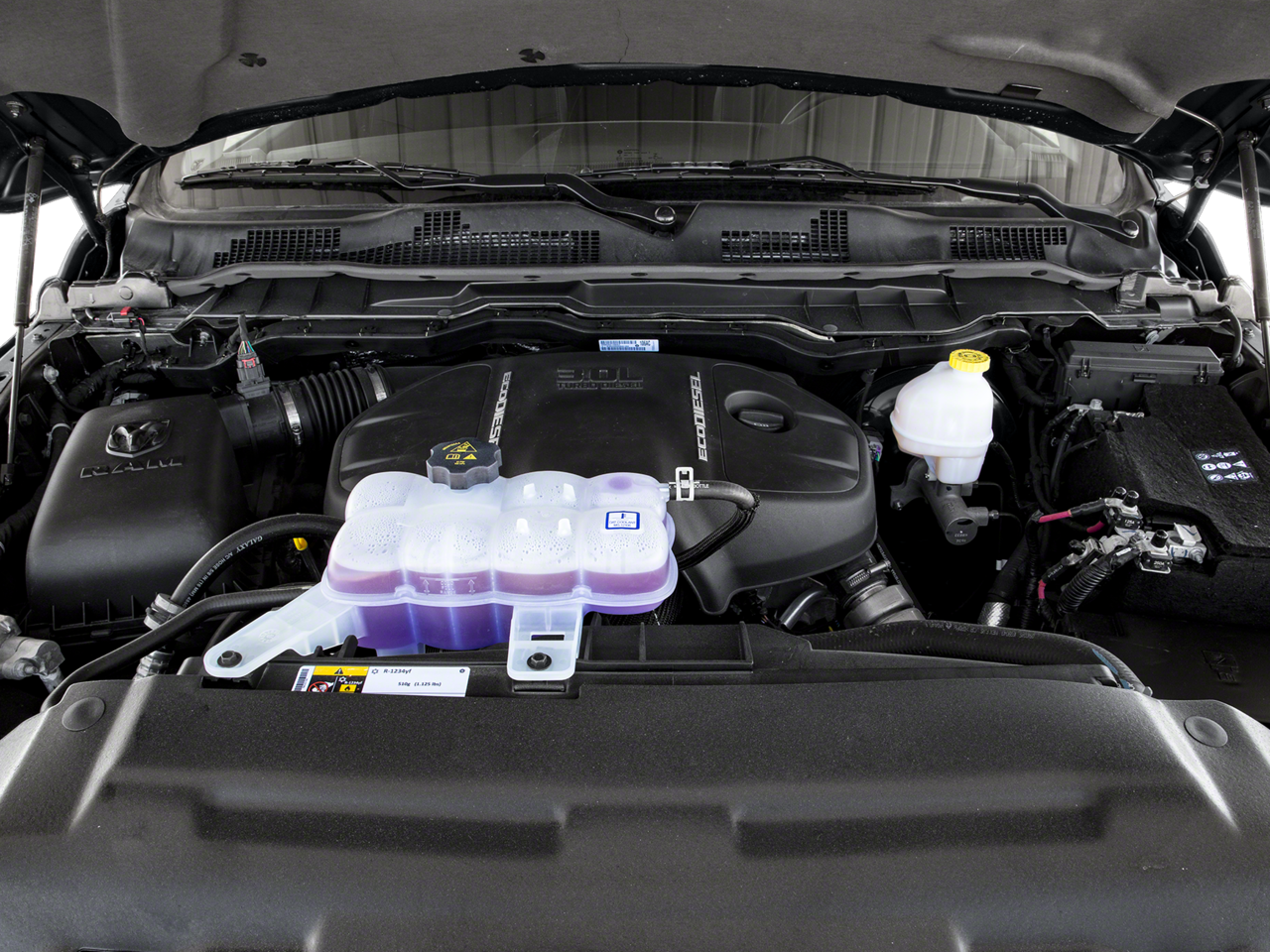 2017 RAM 1500 Laramie Crew Cab 4x4 5'7' Box