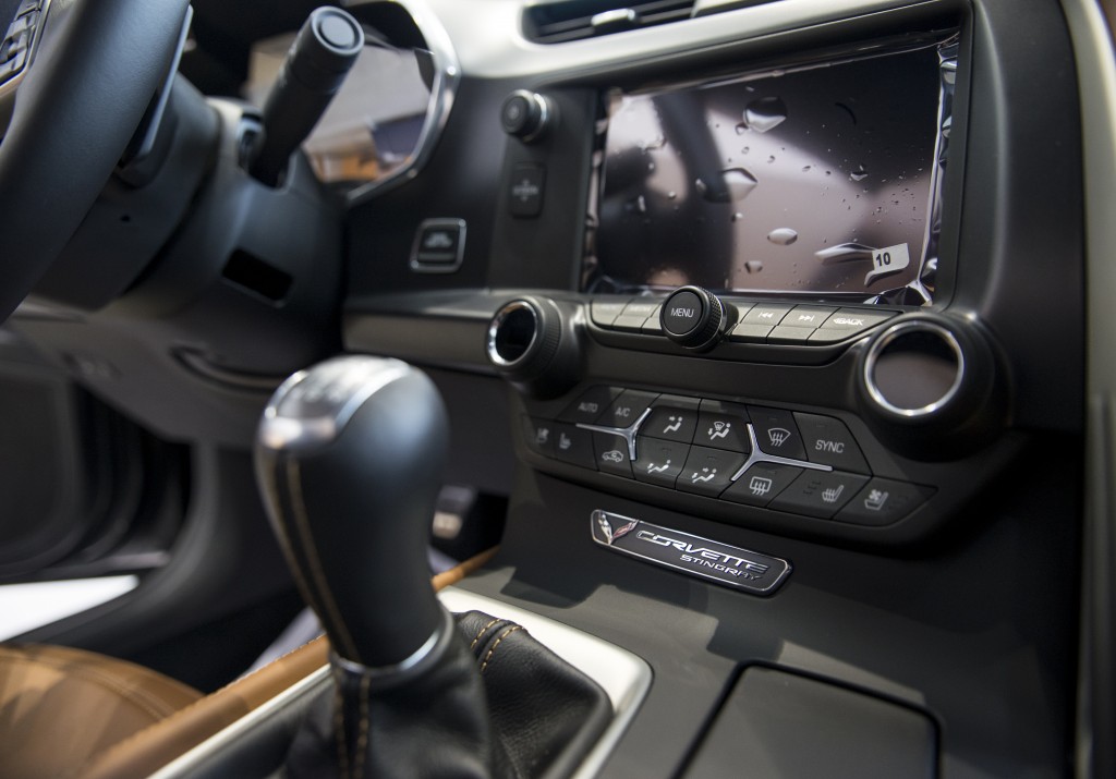 Heated and ventilated seats, navigation, and HD screens in driver display as well as the digital information system take the 3LT a step above.