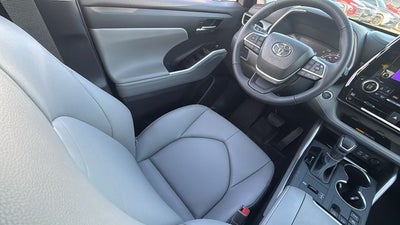 2026 Toyota Highlander Hybrid XLE