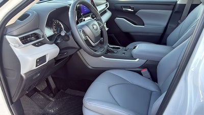 2026 Toyota Highlander Hybrid XLE
