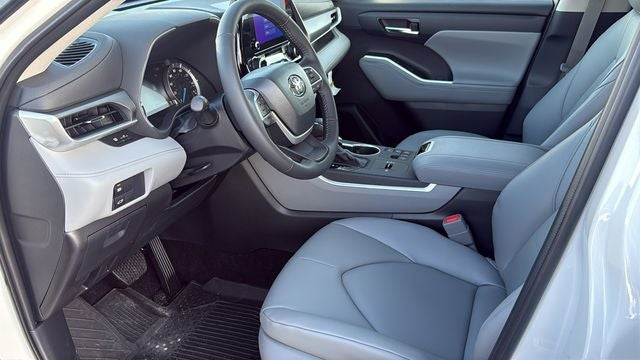 2026 Toyota Highlander Hybrid XLE