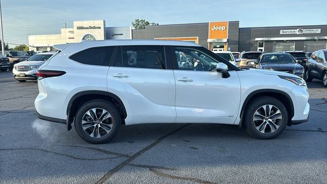 2026 Toyota Highlander Hybrid XLE