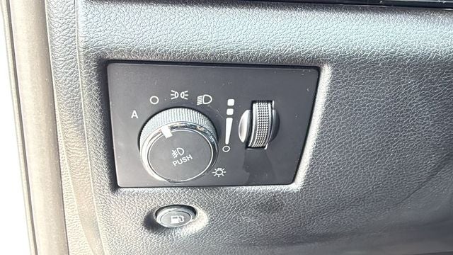 2020 Jeep Grand Cherokee Overland 4x2