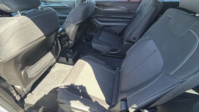 2025 Jeep Grand Cherokee L Laredo X 4x2