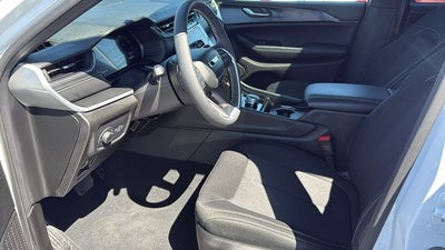 2025 Jeep Grand Cherokee L Laredo X 4x2