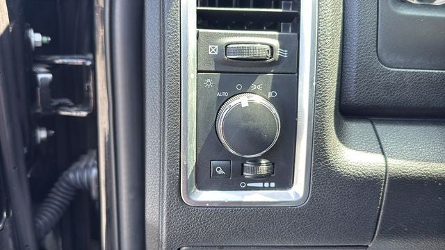 2024 RAM 1500 Classic SLT Quad Cab 4x4 6'4' Box