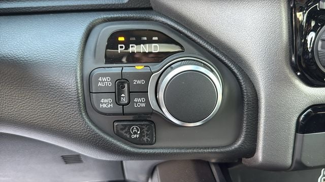 2025 RAM 1500 Big Horn Crew Cab 4x4 5'7' Box