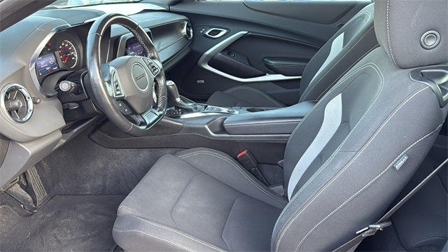 2022 Chevrolet Camaro RWD Convertible LT1