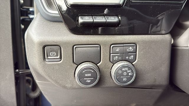 2022 Chevrolet Silverado 1500 2WD Crew Cab Short Bed High Country