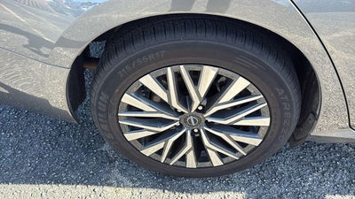 2024 Nissan Altima SV FWD