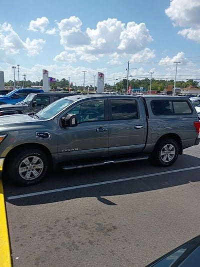 2017 Nissan Titan SV
