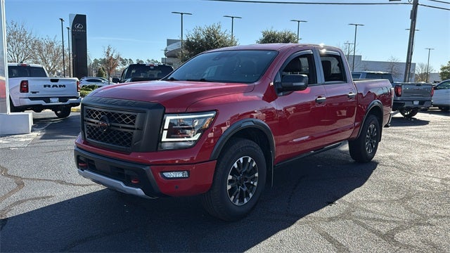 2022 Nissan TITAN Crew Cab PRO-4X 4x4