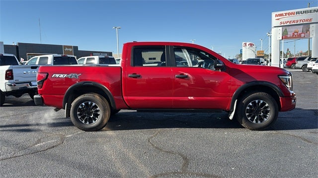 2022 Nissan TITAN Crew Cab PRO-4X 4x4