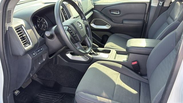 2022 Nissan Frontier Crew Cab SV 4x2