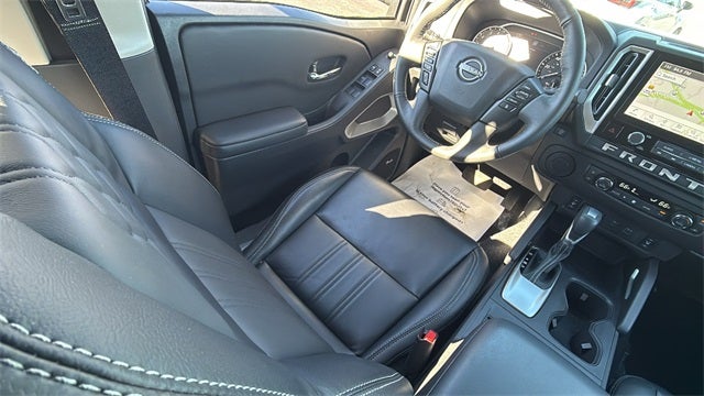 2025 Nissan Frontier Crew Cab Long Bed SL 4x2