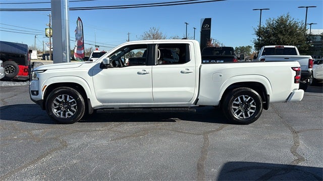 2025 Nissan Frontier Crew Cab Long Bed SL 4x2