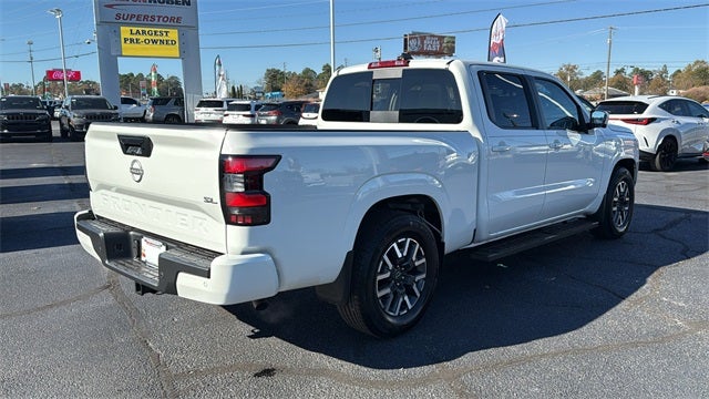2025 Nissan Frontier Crew Cab Long Bed SL 4x2