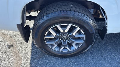 2025 Nissan Frontier Crew Cab Long Bed SL 4x2