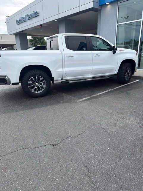 2024 Chevrolet Silverado 1500 4WD Crew Cab Short Bed LT