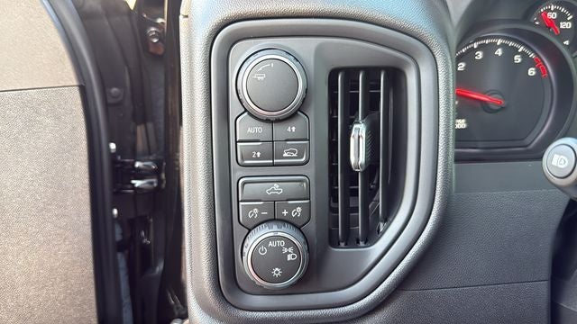 2026 Chevrolet Silverado 1500 4WD Crew Cab Short Bed Custom