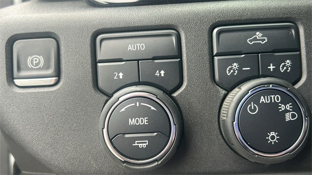 2025 Chevrolet Silverado 1500 LT LT1