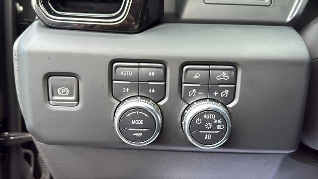 2023 GMC Sierra 1500 4WD Crew Cab Short Box AT4