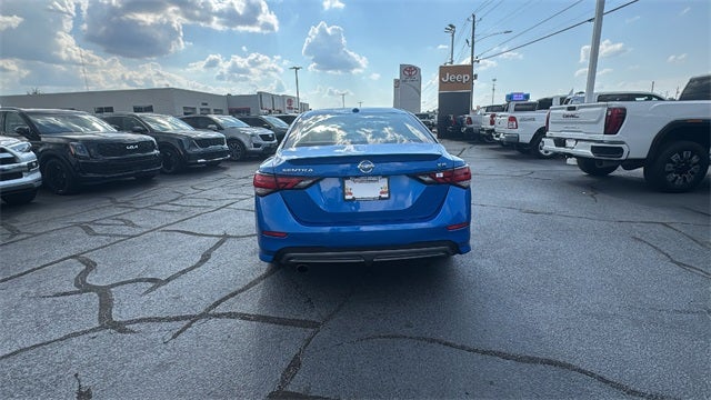 2022 Nissan Sentra SR Xtronic CVT