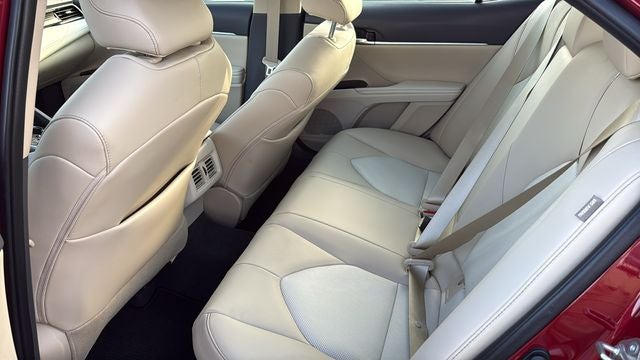 2020 Toyota Camry Hybrid XLE