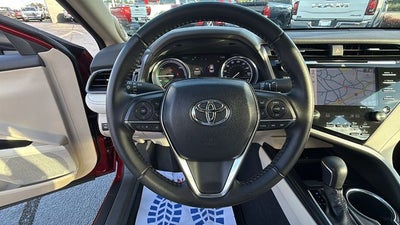 2020 Toyota Camry Hybrid XLE