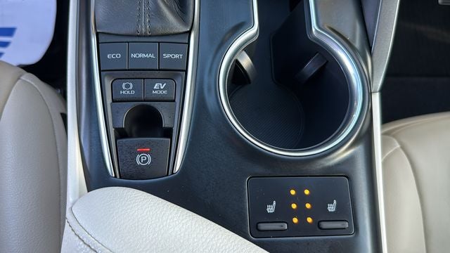 2020 Toyota Camry Hybrid XLE
