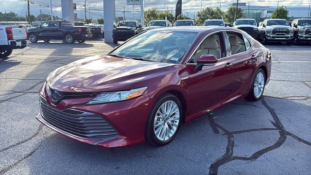 2020 Toyota Camry Hybrid XLE
