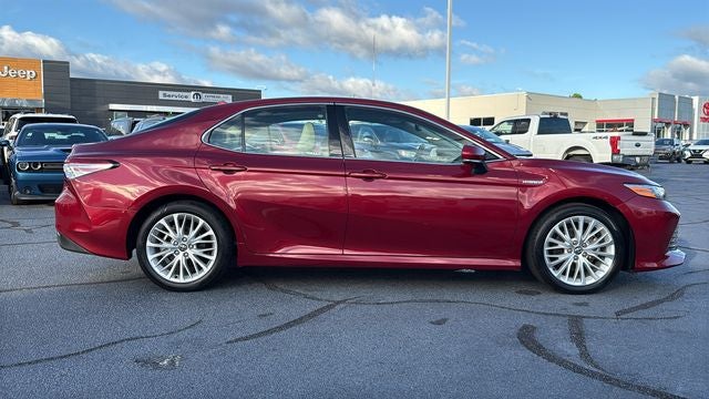 2020 Toyota Camry Hybrid XLE