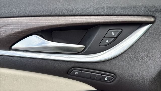 2022 Buick Enclave FWD Avenir