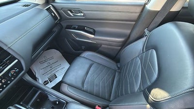 2024 Nissan Pathfinder Platinum FWD