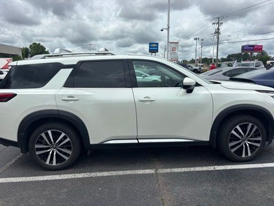 2024 Nissan Pathfinder Platinum FWD