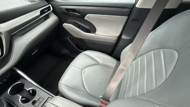 2021 Toyota Highlander Hybrid LE