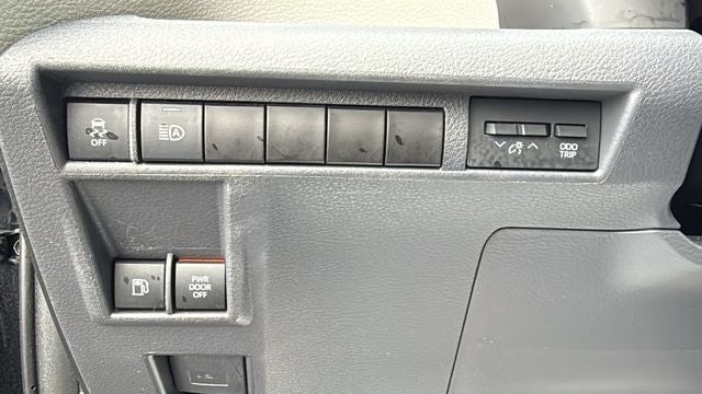 2022 Toyota Sienna LE