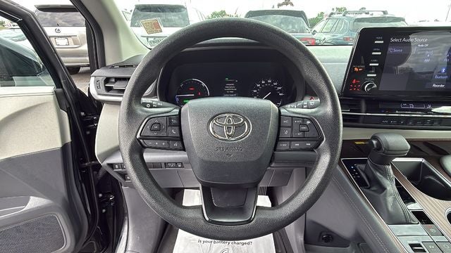 2022 Toyota Sienna LE
