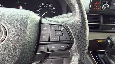 2022 Toyota Sienna LE