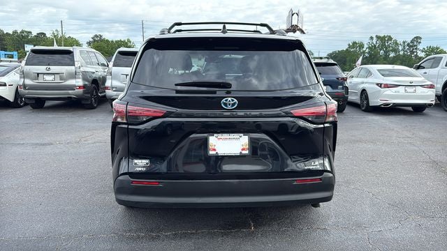 2022 Toyota Sienna LE