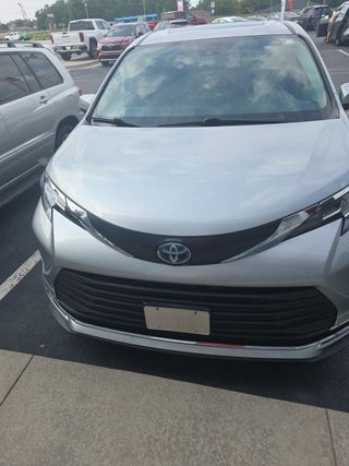 2022 Toyota Sienna LE