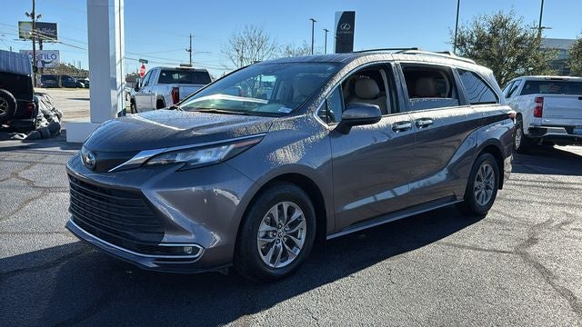 2023 Toyota Sienna XLE