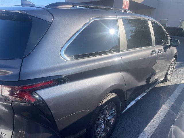 2025 Toyota Sienna XLE 8 Passenger