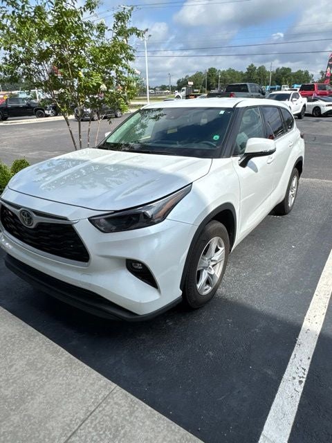 2022 Toyota Highlander LE