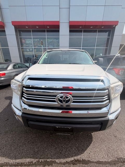 2017 Toyota Tundra SR5 5.7L V8