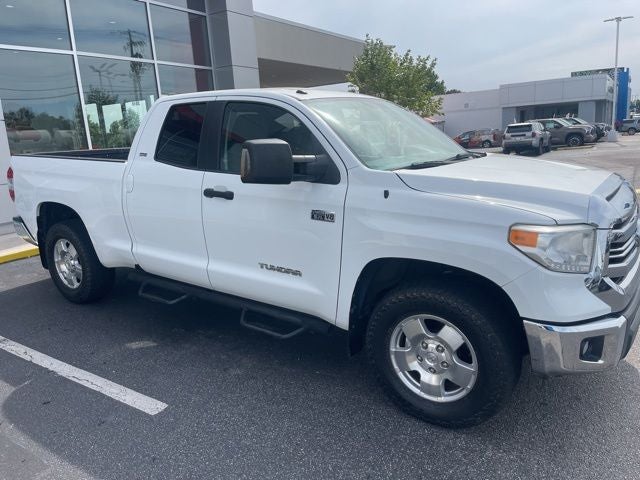 2017 Toyota Tundra SR5 5.7L V8