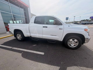 2017 Toyota Tundra SR5 5.7L V8