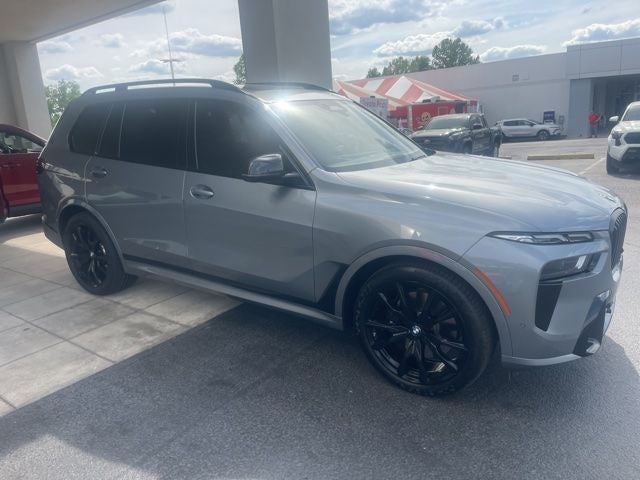 2025 BMW X7 M60i