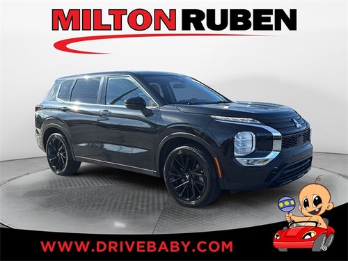 2022 Mitsubishi Outlander Base