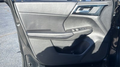 2022 Mitsubishi Outlander Base